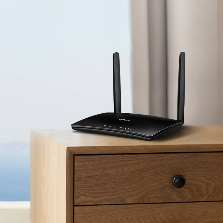 Router inalámbrico TP-Link 4G LTE Wi-Fi N de 300 Mbps TL-MR6400 blanco con antenas externas