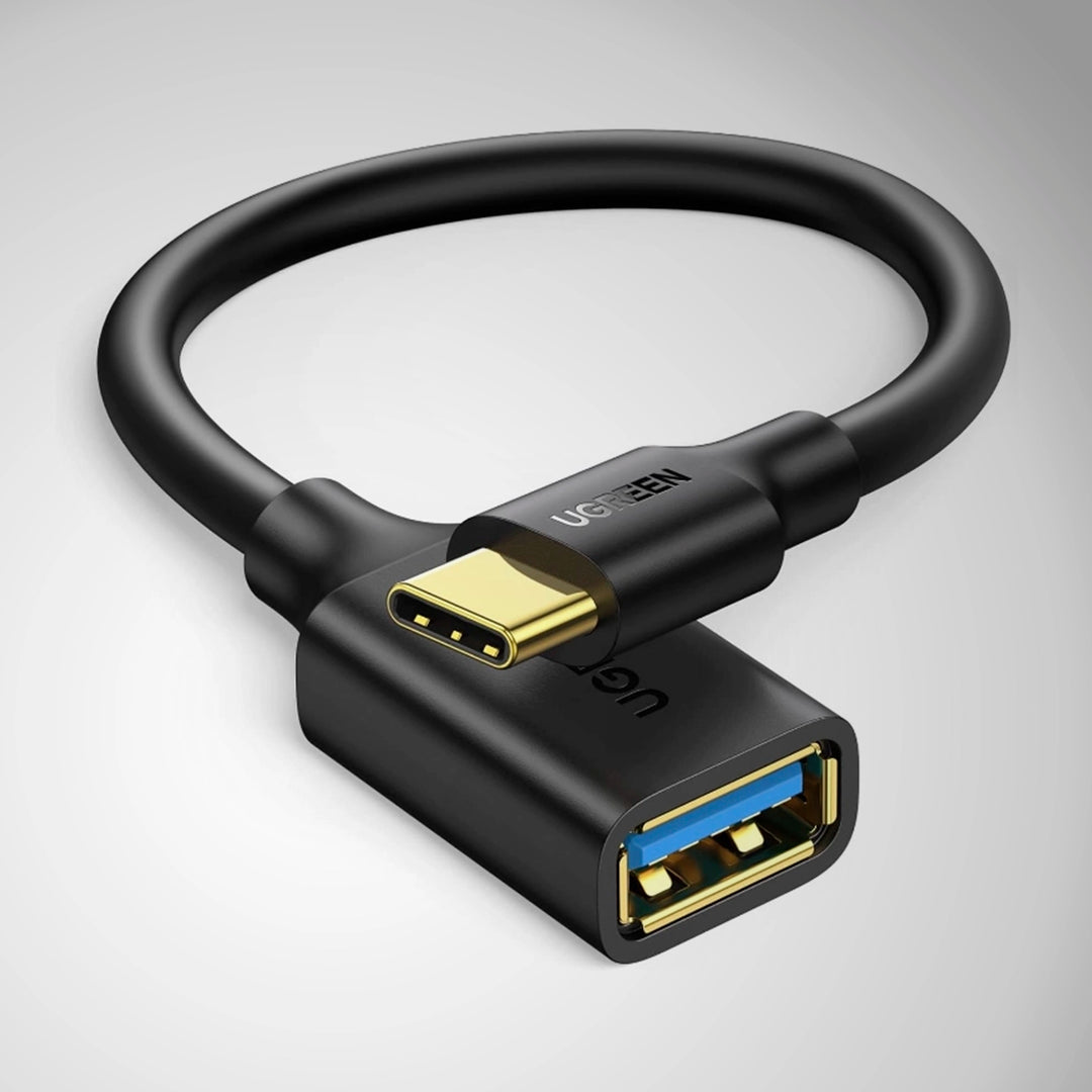 Cable adaptador UGREEN OTG USB-C macho a USB 3.0 hembra negro, vista frontal del conector