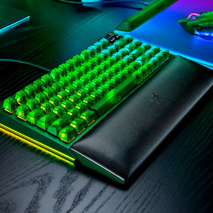 Teclado mecánico gamer RAZER Blackwidow V4 75% SWITCH ORANGE, HOT-SWAPPABLE 8000 HZ US CHROMA