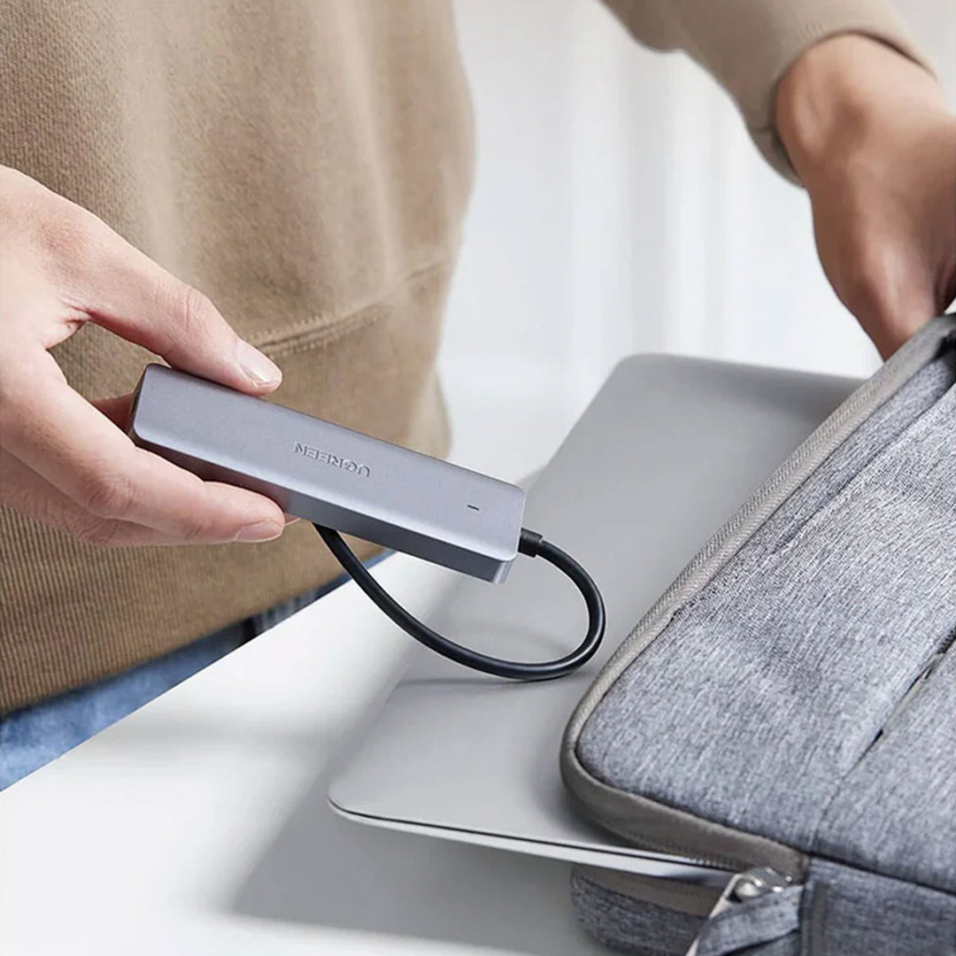 Hub USB 3.0 UGREEN de 4 puertos con fuente de alimentación USB-C CM219 - 70336