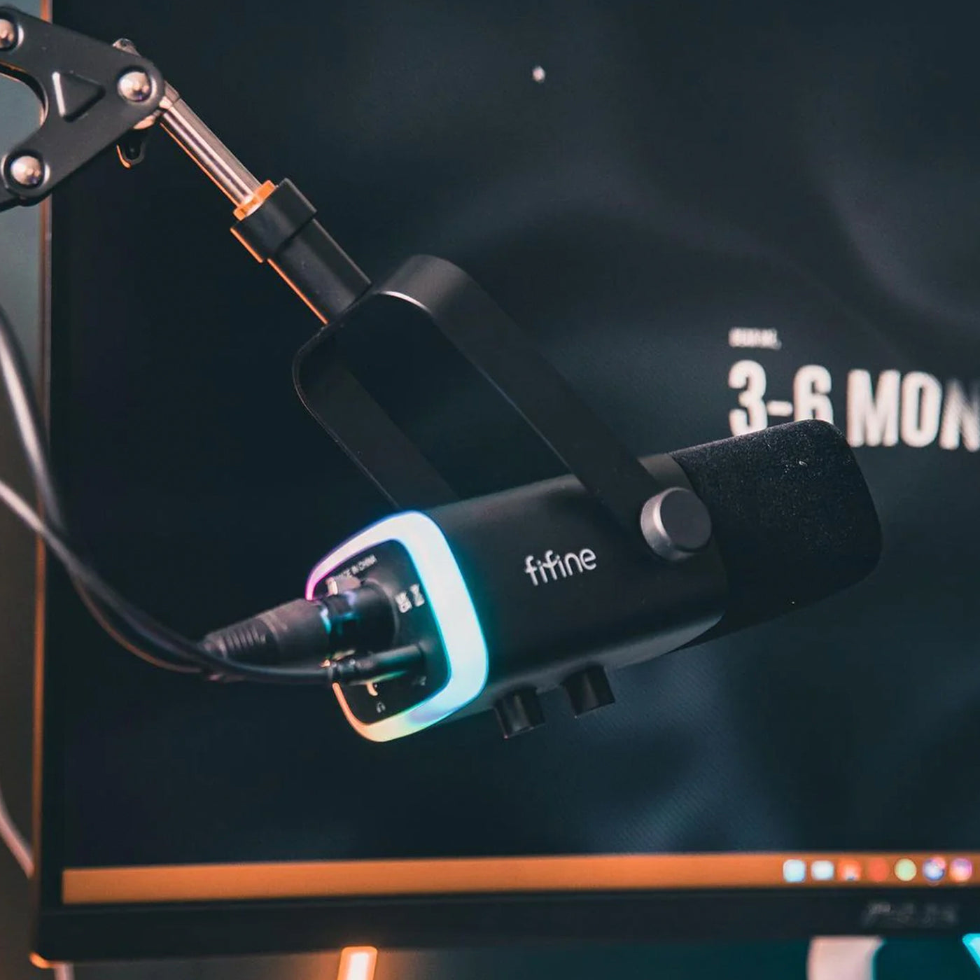 Micrófono dinámico FIFINE AM8 WHITE con RGB Touch-mute, Controles de E/S, Monitoreo en Vivo para Streaming - Achorao