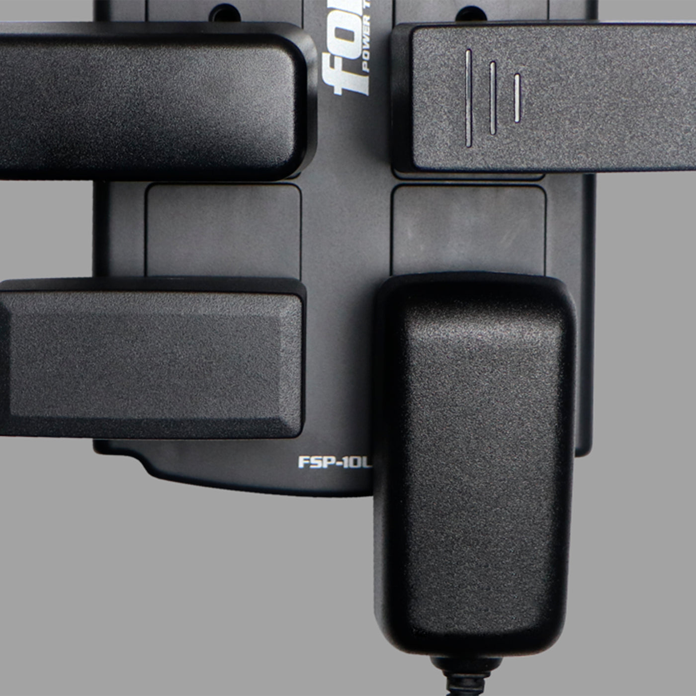 Supresor de picos Forza FSP-10UN, 1800W, 10 slds universales -120V/240V - Achorao