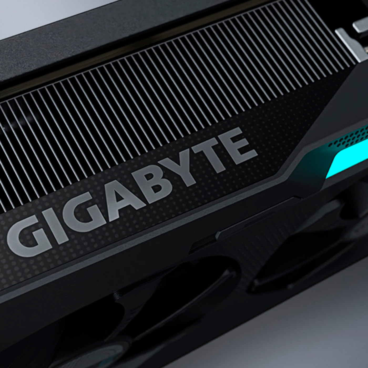Tarjeta de video GIGABYTE GeForce RTX 5070 EAGLE OC SFF 12G, 12 GB GDDR7, PCIe Gen 5.0 - Achorao