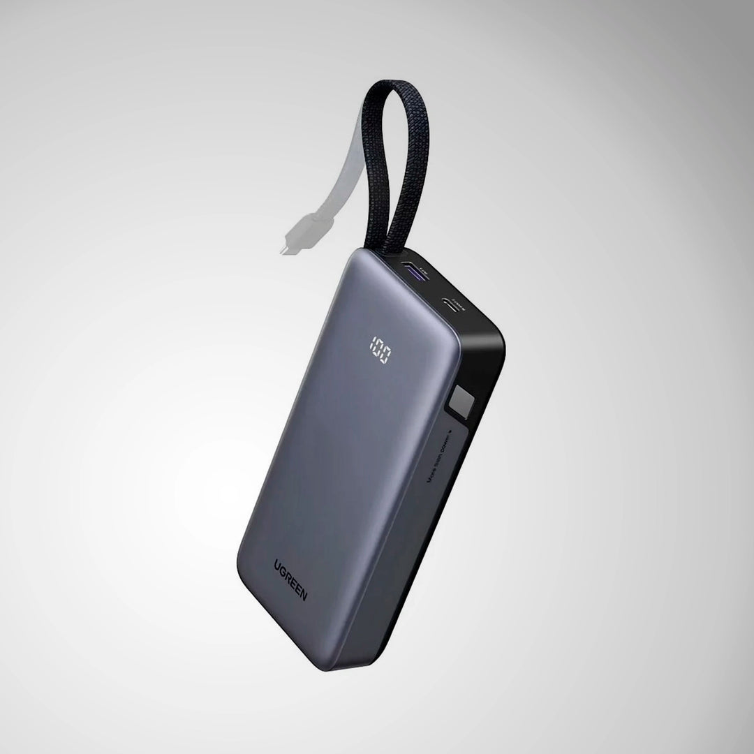 Cargador Power Bank UGREEN 55W con carga rápida modelo PB537, portátil y compacto para dispositivos electrónicos.