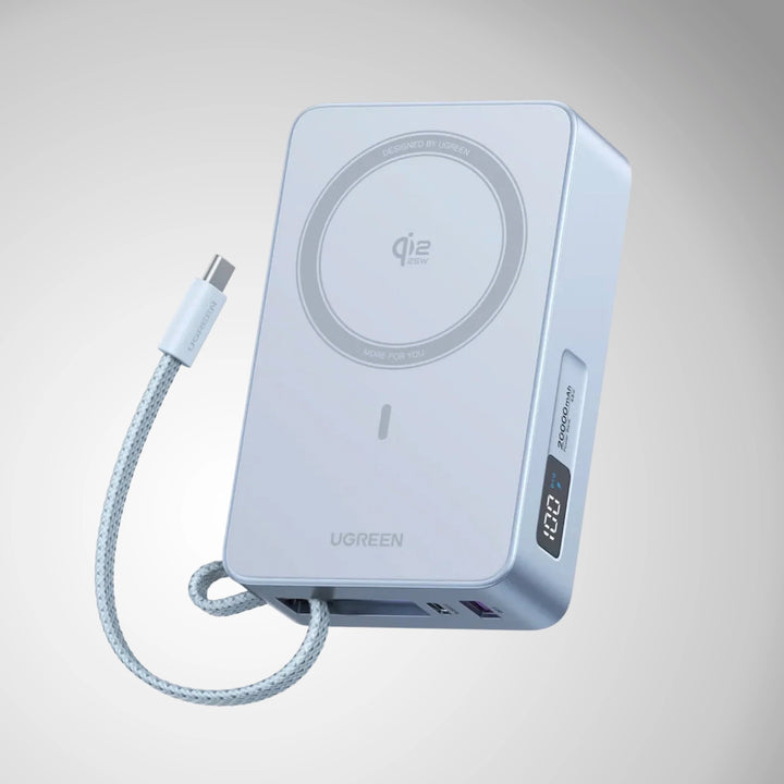 Banco de energía magnético inalámbrico UGREEN 20000mAh 45W PB775 con puertos y pantalla, en color negro y diseño compacto.
