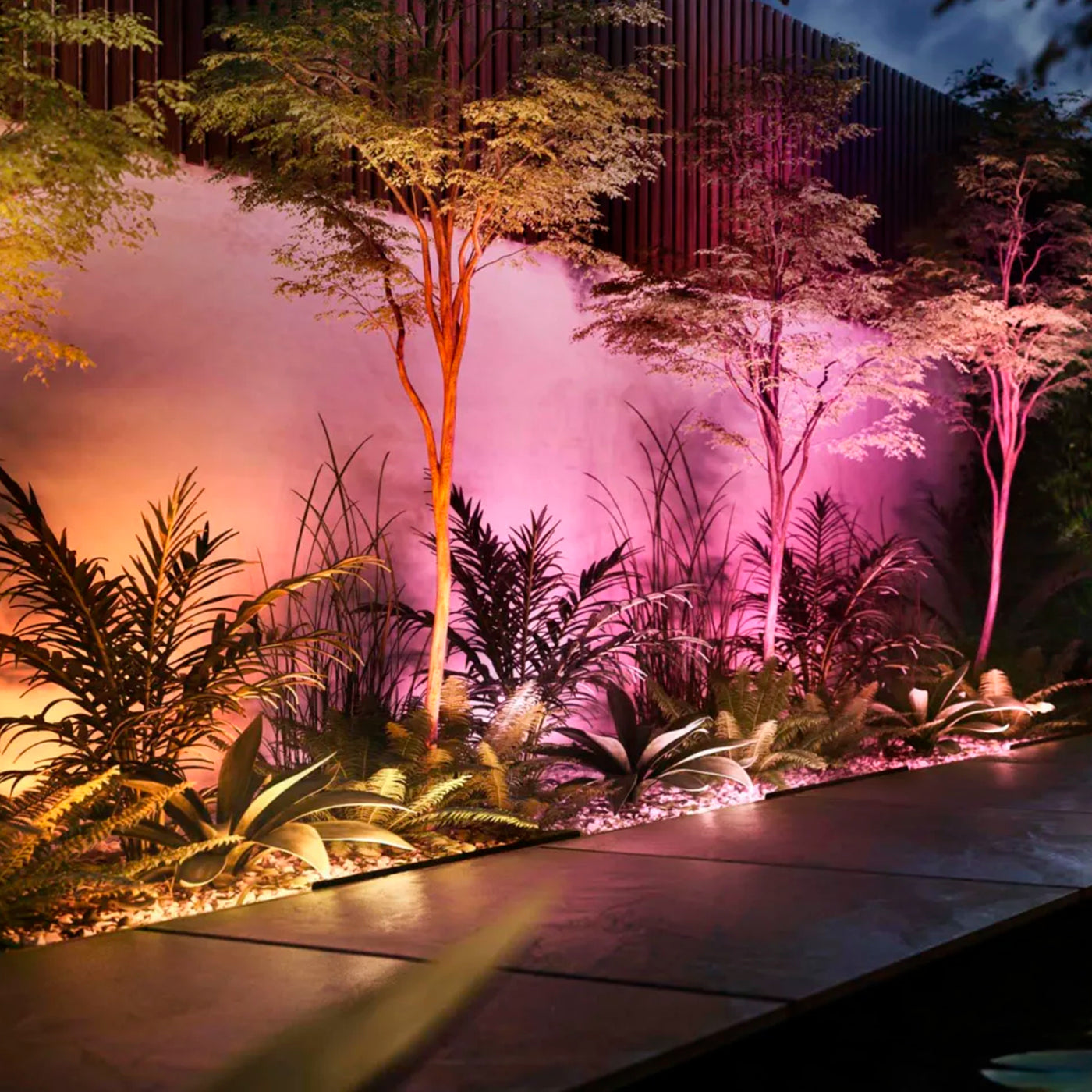 Iluminación exterior lineal Phillips Hue Waca Amarant EU - Achorao