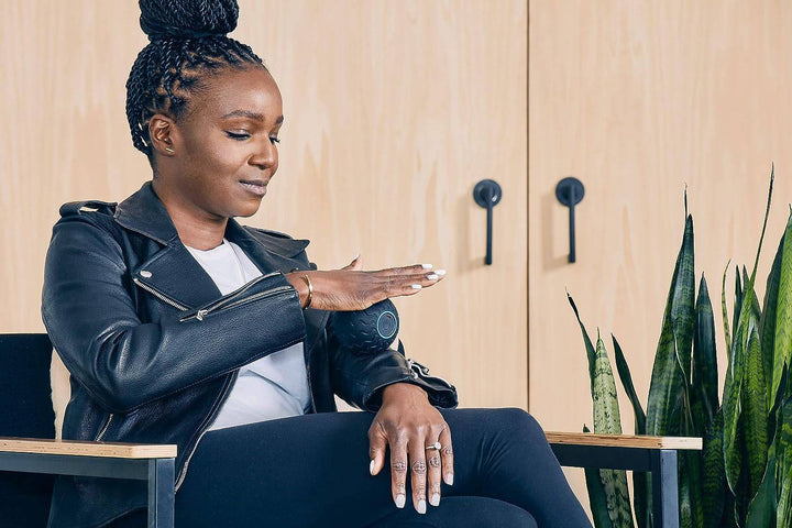 Masajeador Therabody Wave Solo bluetooth Bola de terapia portátil con frecuencias de vibración - Achorao