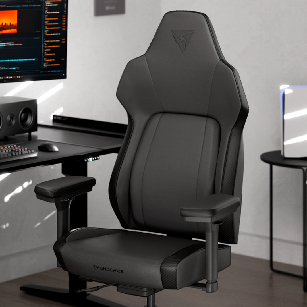Silla gamer ThunderX3 CORE SMART negra con diseño moderno y ergonómico para gaming y largas sesiones.