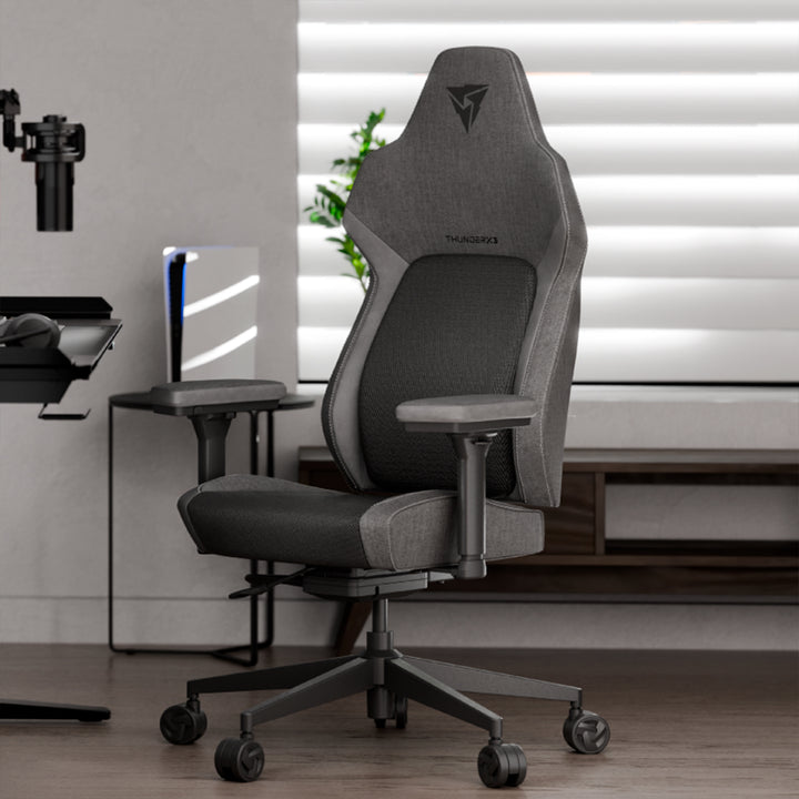 Silla gamer ThunderX3 CORE SMART negra con diseño moderno y ergonómico para gaming y oficina.