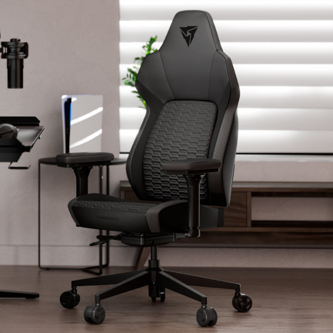 Silla gamer ThunderX3 CORE SMART negra con diseño moderno y ergonómico para juegos y largas sesiones de uso.