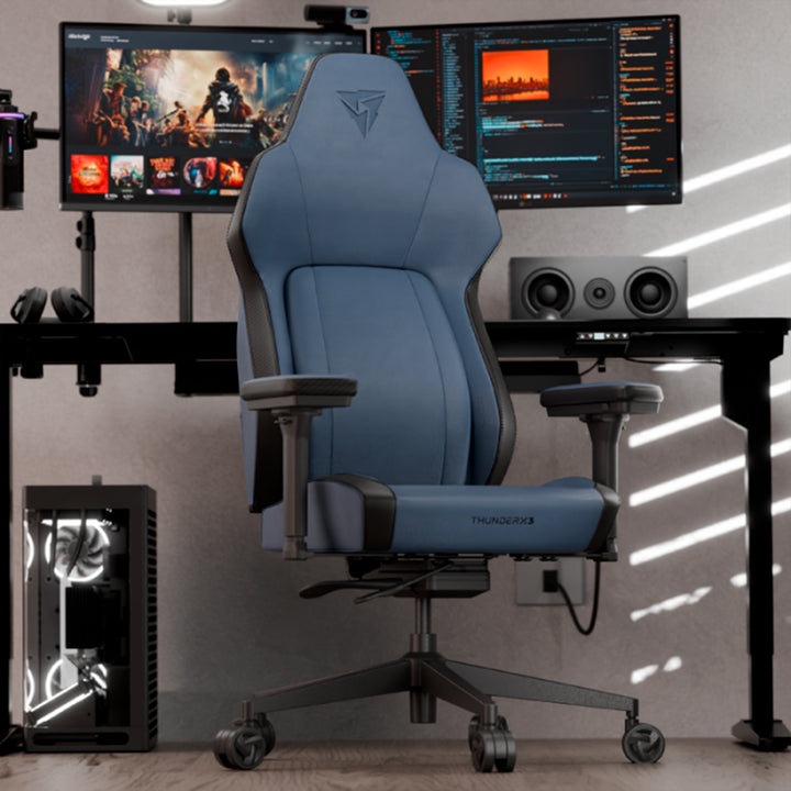 Silla gamer ThunderX3 CORE SMART en color negro con diseño ergonómico y detalles modernos para gaming cómodo y profesional.