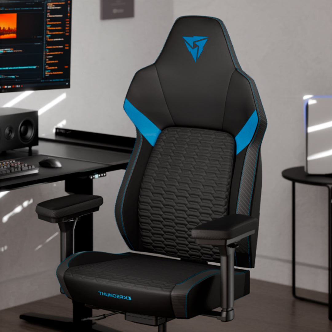 Silla gamer ThunderX3 CORE SMART en color negro, con diseño ergonómico y soporte lumbar para gaming cómodo y profesional.