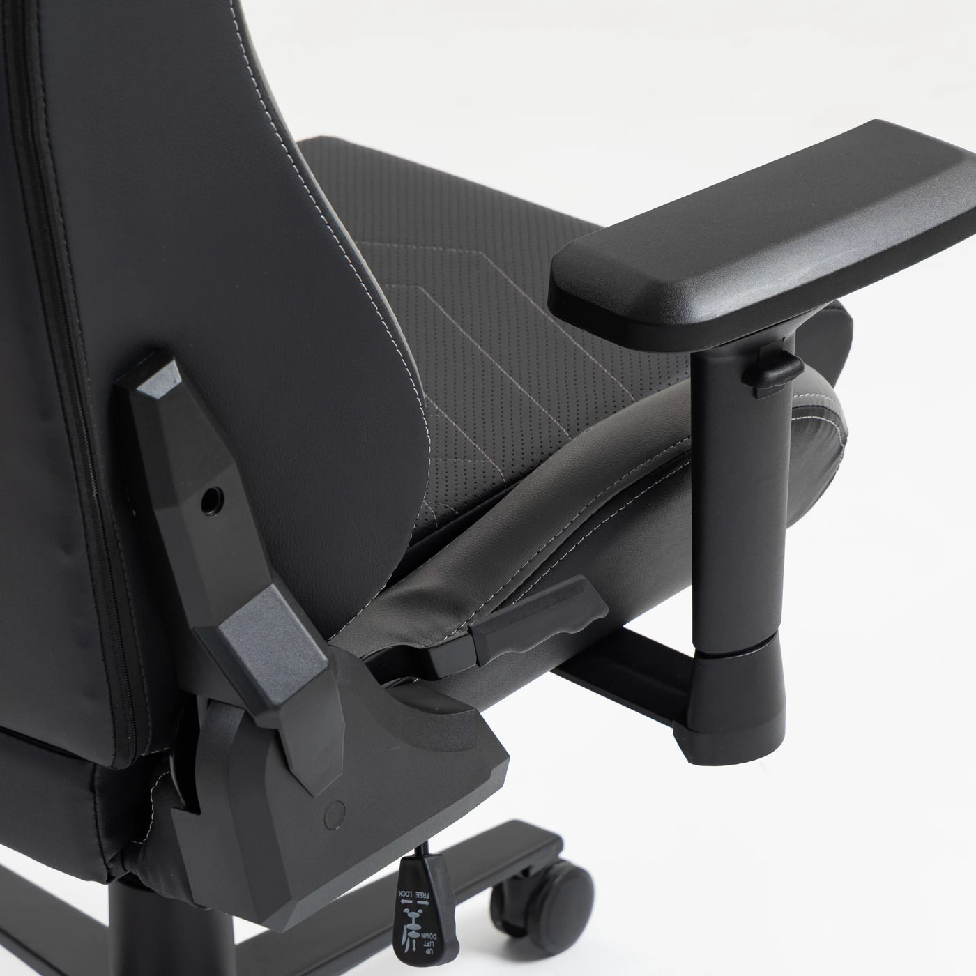 Silla Gamer Versus V-30 - Achorao